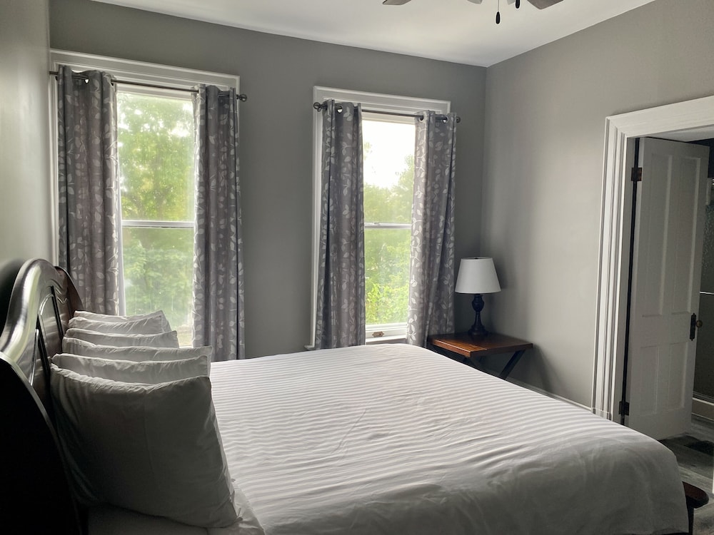 Captain Wohlt Inn Bed Breakfast 28/76