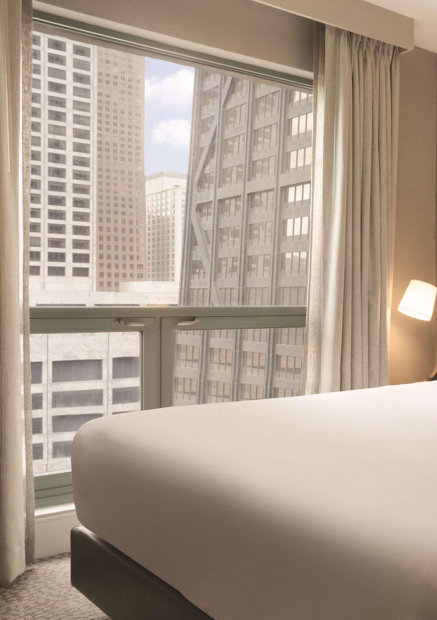 جناح بغرفة نوم واحدة، Hilton Chicago Magnificent Mile Suites 3/4