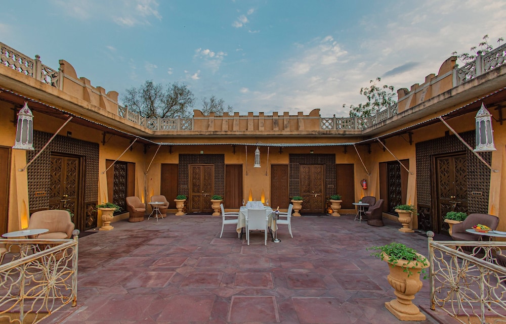 Ajit Bhawan Palace photo5
