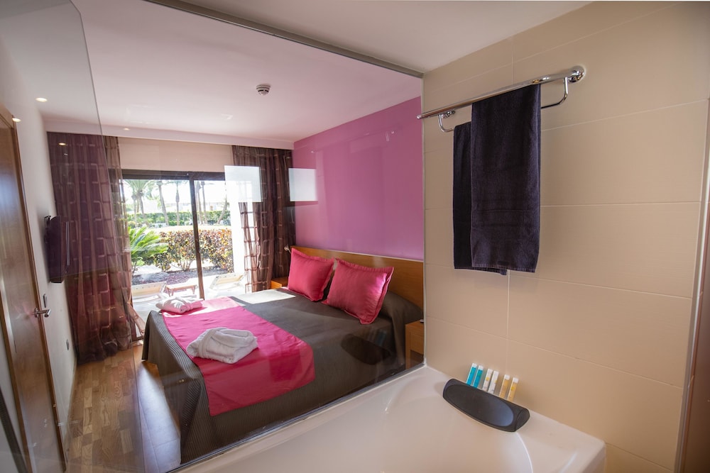 R2 Romantic Fantasia Dreams And Suites Hotel Adults Only 10/64