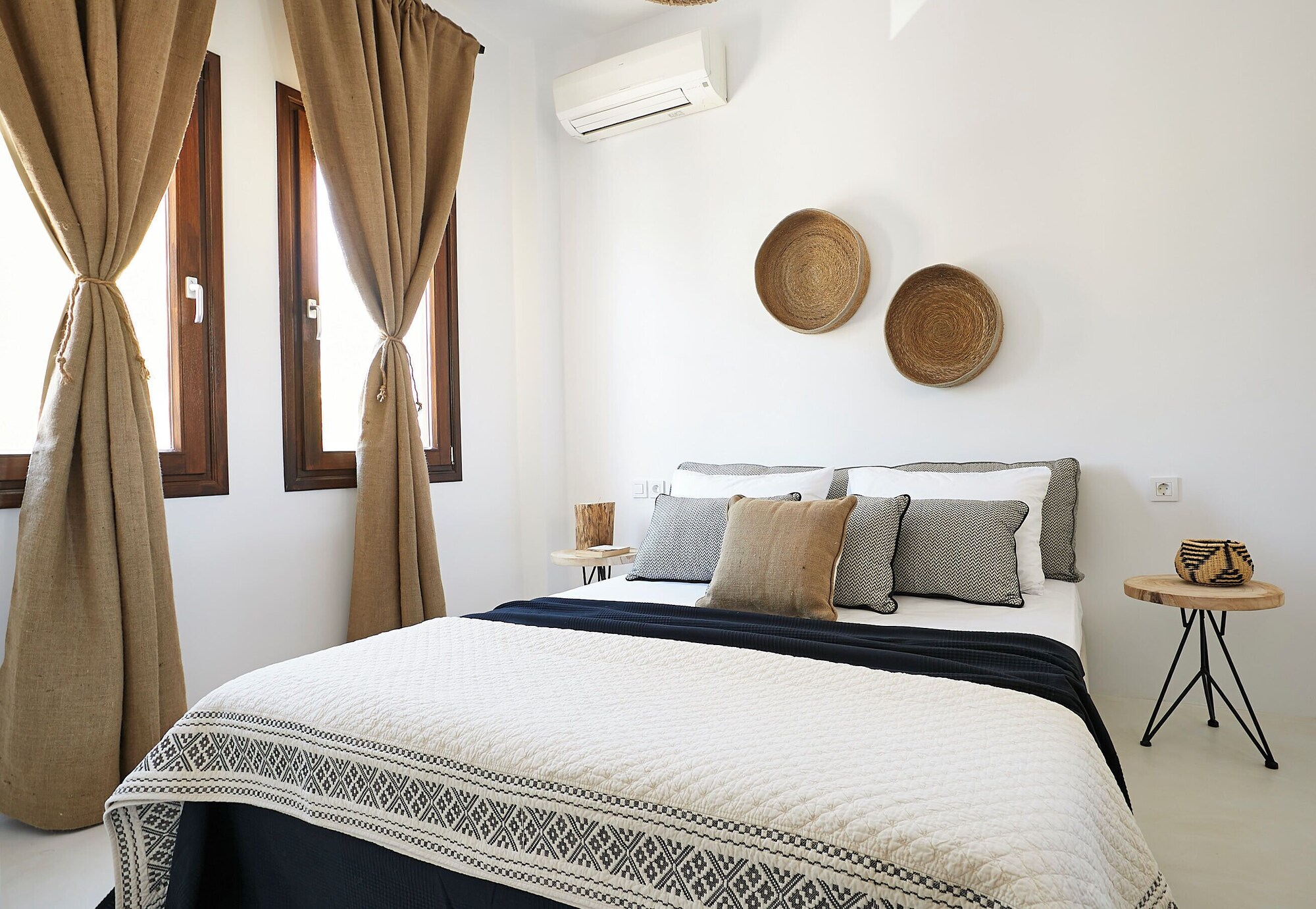 6 BEDROOMS, VILLA, PRIVATE POOL