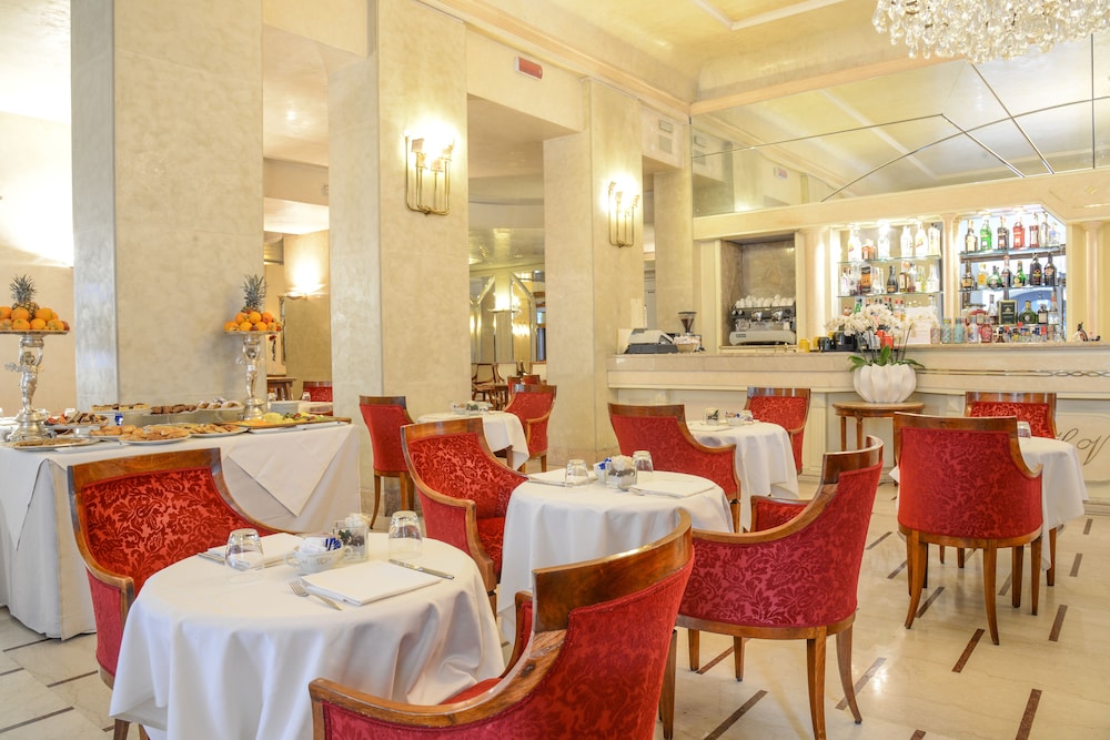 Vittoria Hotel 59/75