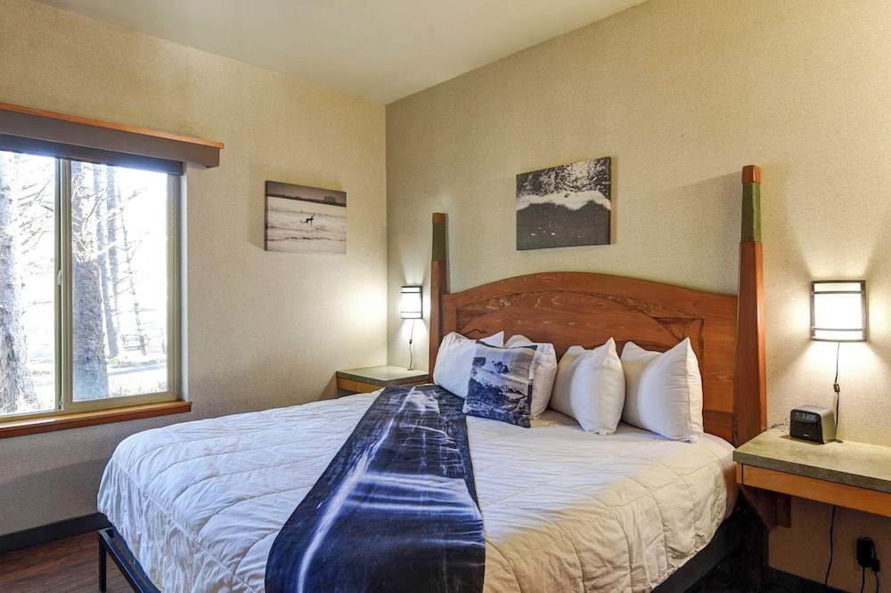 Luxury, Cabin, 2 King Beds, Ocean Front