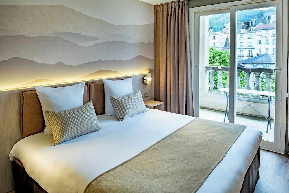 SUPERIOR, DOUBLE OR TWIN BED, ACCESSIBLE