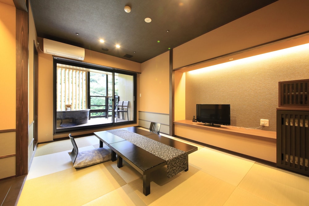 JAPANESE, OUTDOOR BATH