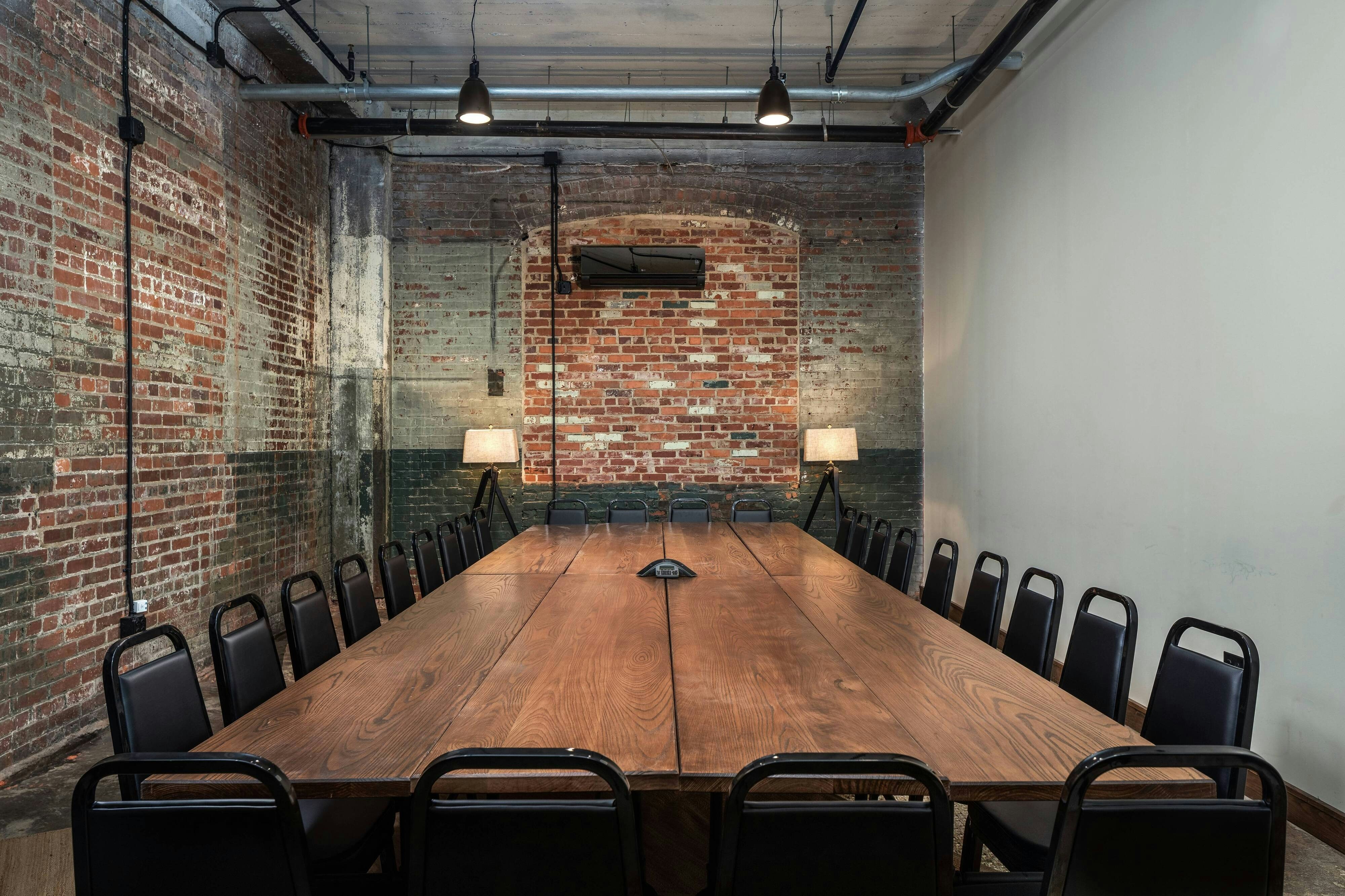 Moxy Chattanooga Downtown 40/60