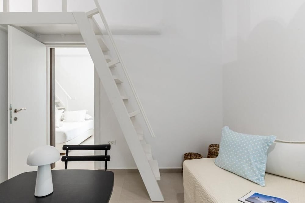 Majo Suites 43/60