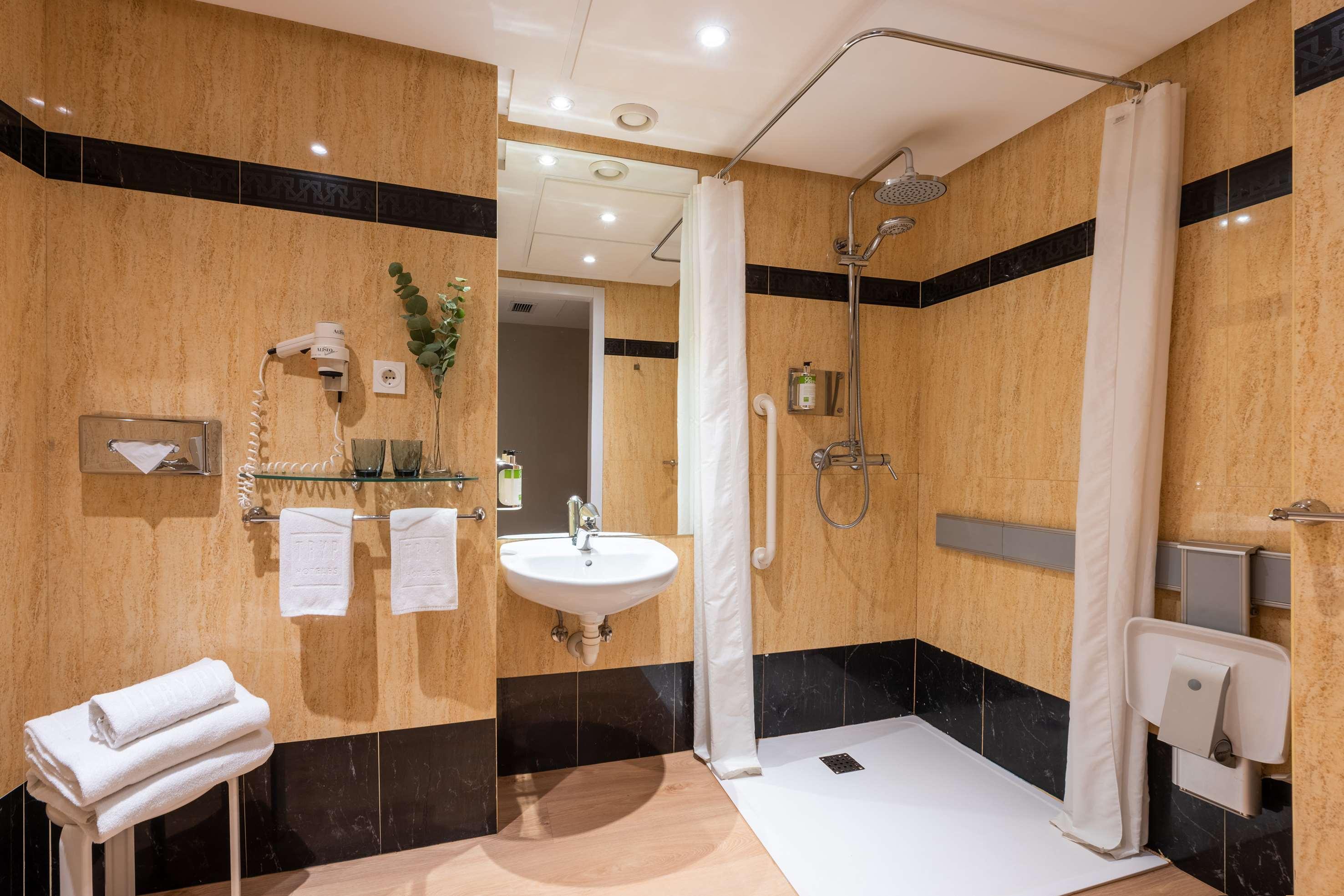 غرفة لذوي الإعاقة، Hotel San Sebastian Orly, Affiliated by Melia 7/8