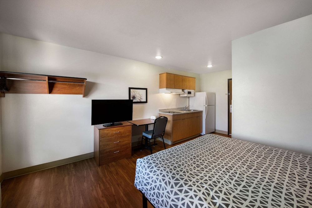 WoodSpring Suites Columbus Southeast 12/24
