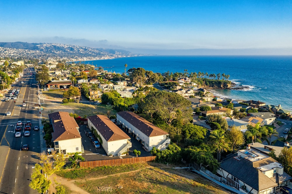 Crescent Bay Inn 44/48