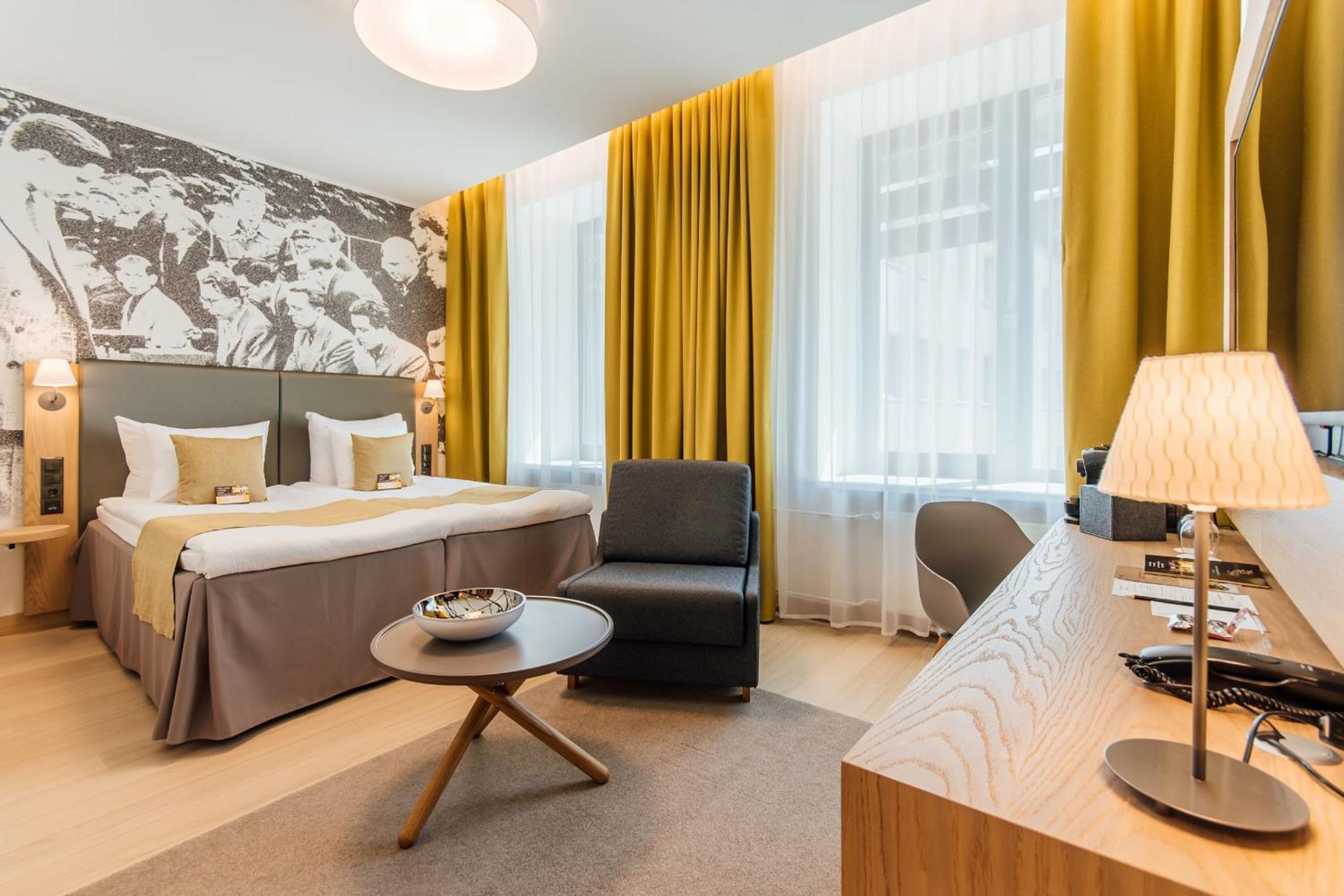 Zen, Double Bed, Sofa, Hot Tub