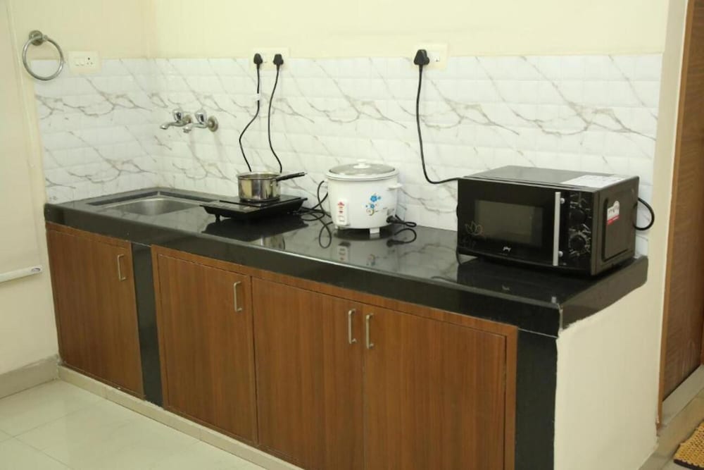 Fabhotel Siri Inn Madhapur 39/39