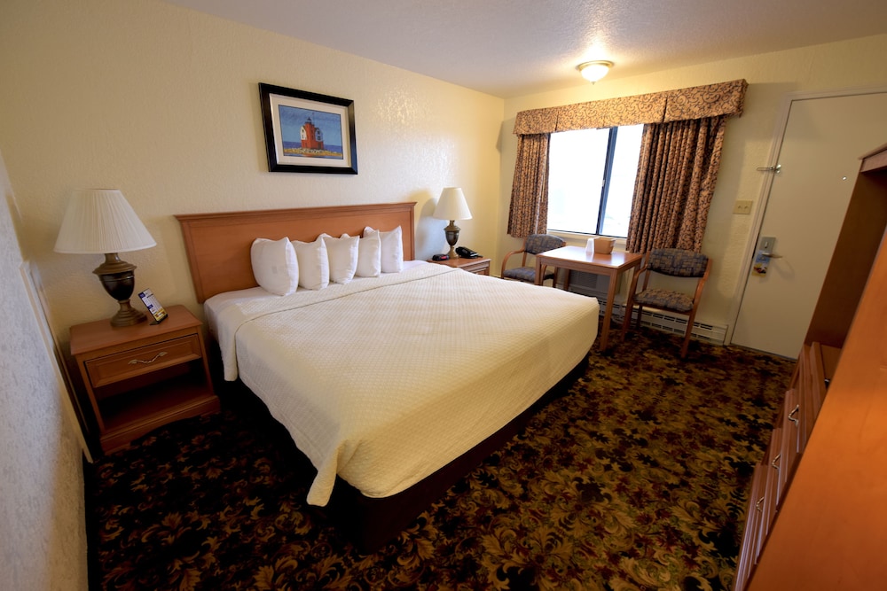 Days Inn By Wyndham Mackinaw City - Lakeview 9/28