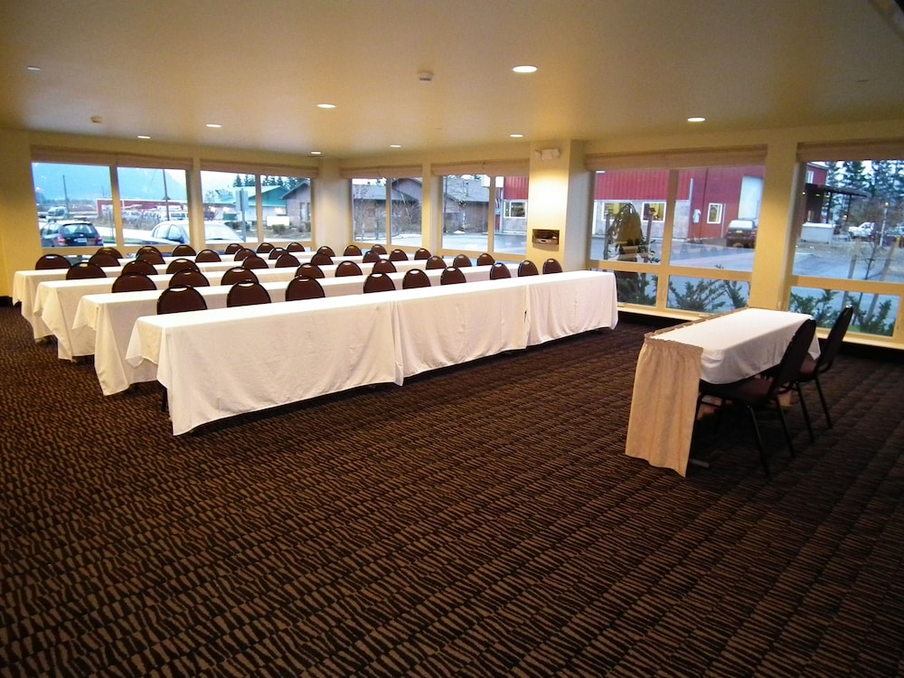 Aspen Suites Hotel Juneau 42/47