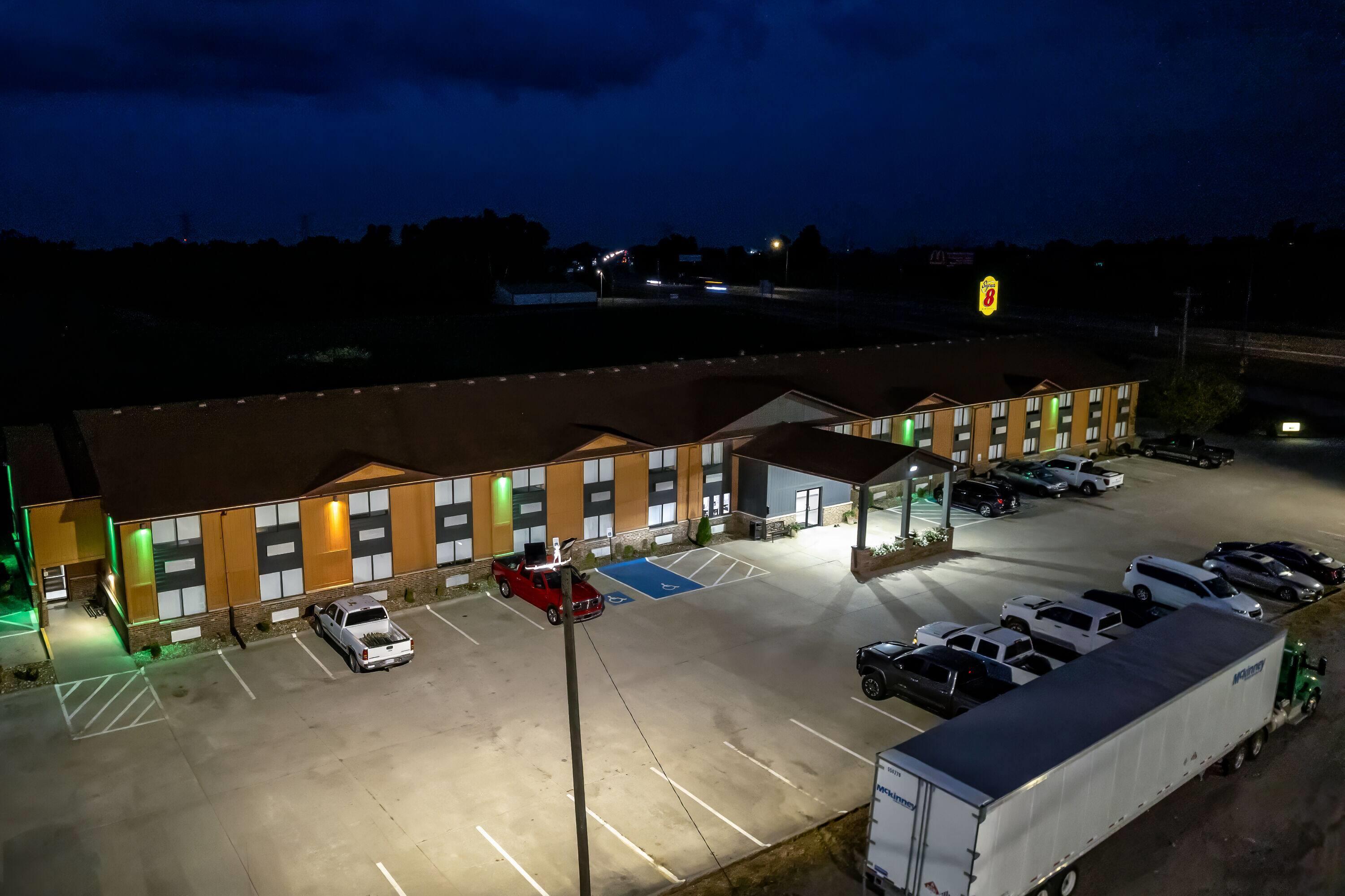 Super 8 by Wyndham Marston 35/41