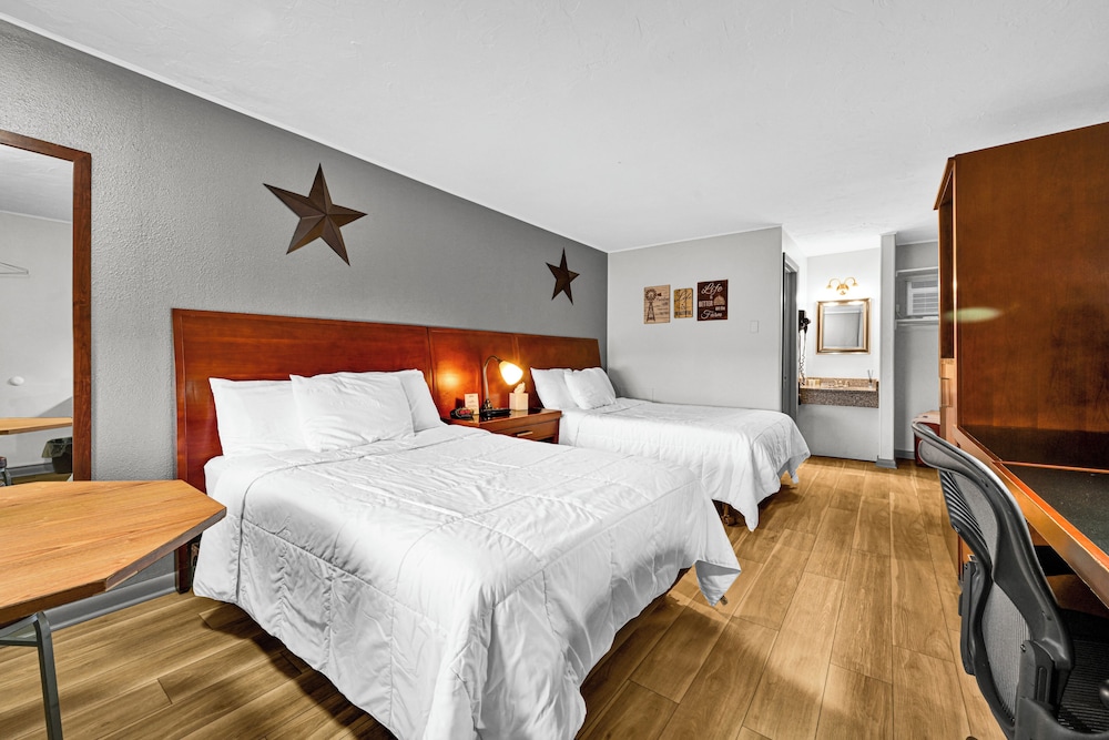 Harvest Drive Family Inn 26/68
