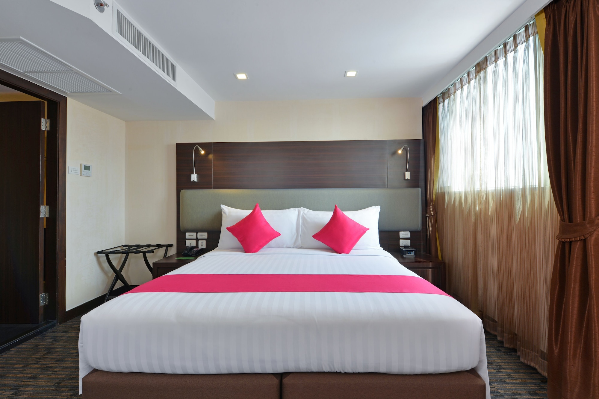 APARTMENT  SUITE