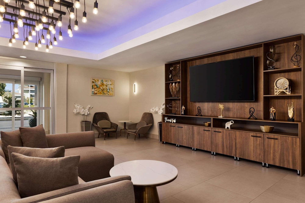 La Quinta Inn And Suites By Wyndham Port Arthur 26/50