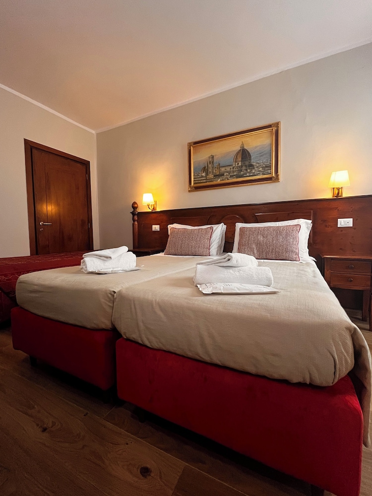 ROOM, TRIPLE