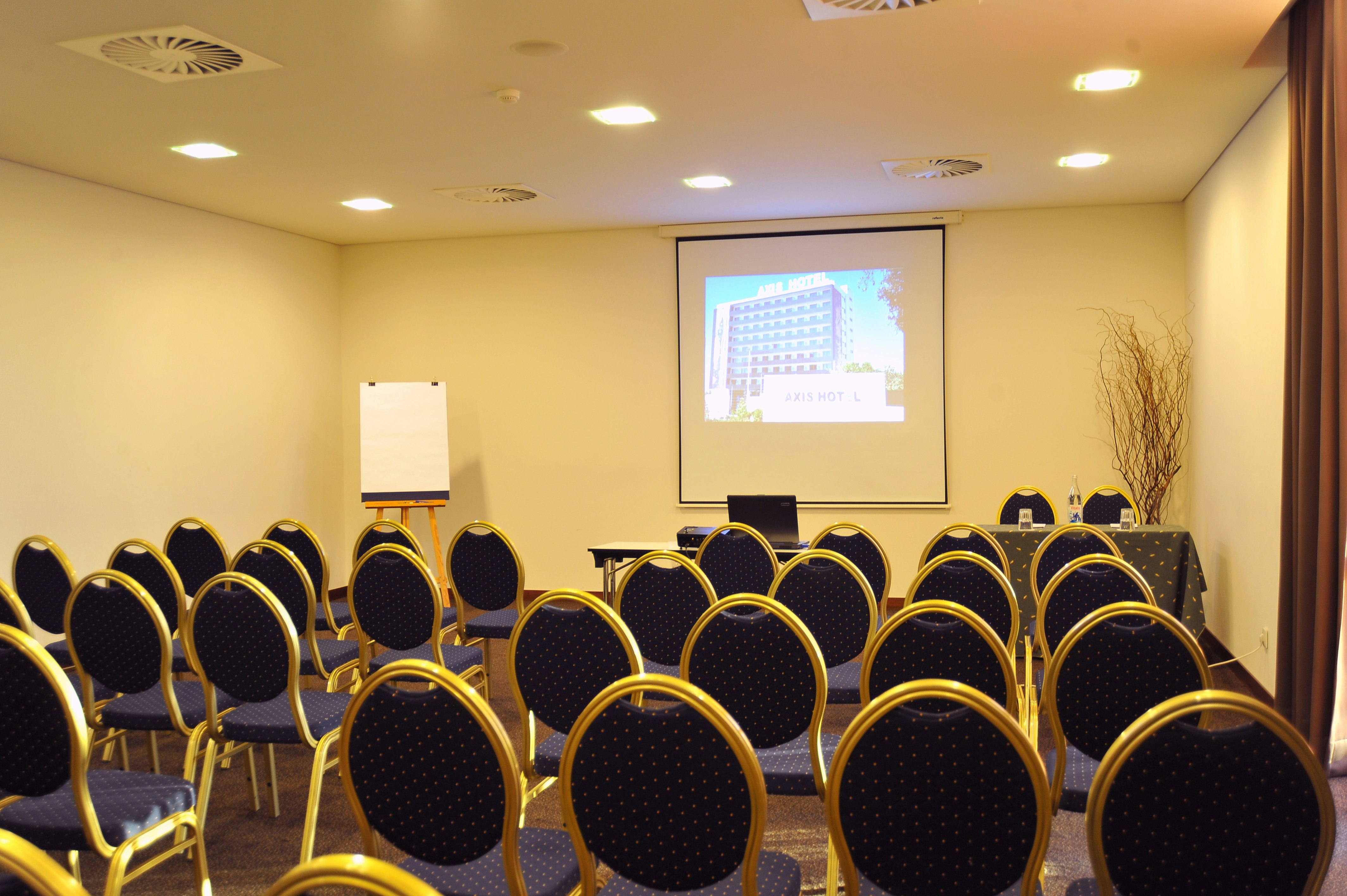 Axis Porto Business & Spa Hotel 32/34