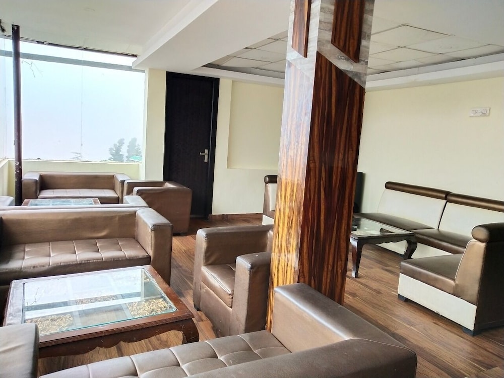 Hotel Triund Heights 35/50
