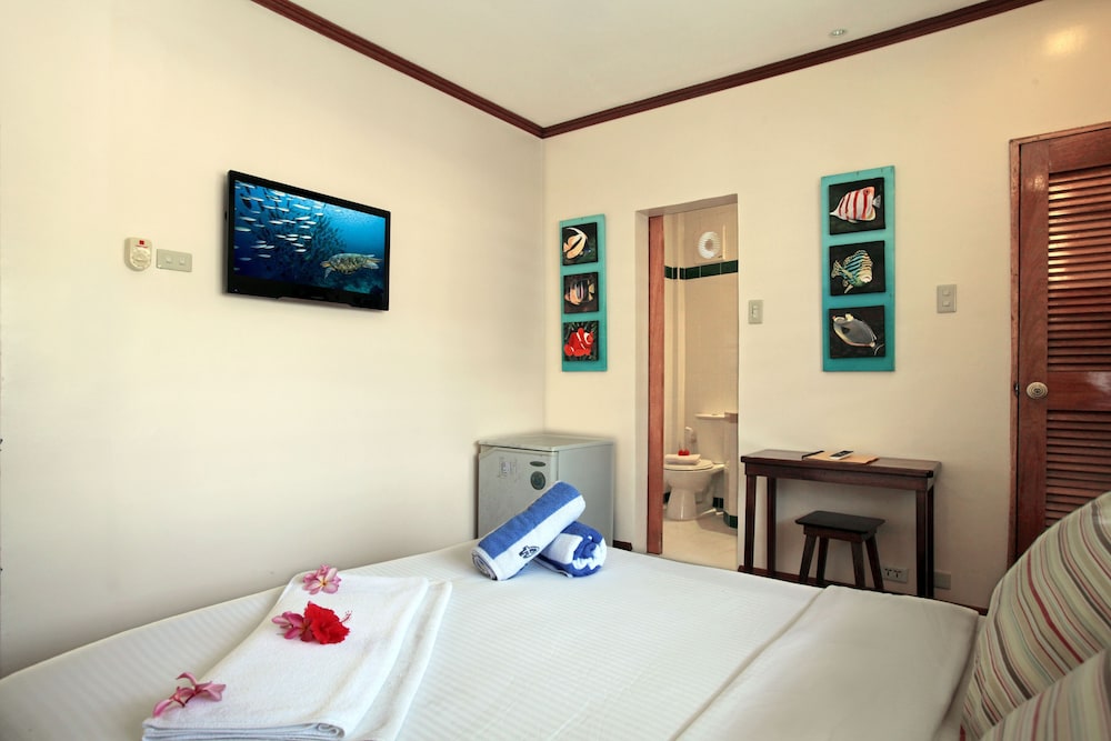 El Galleon Beach Resort Asia Divers 22/68