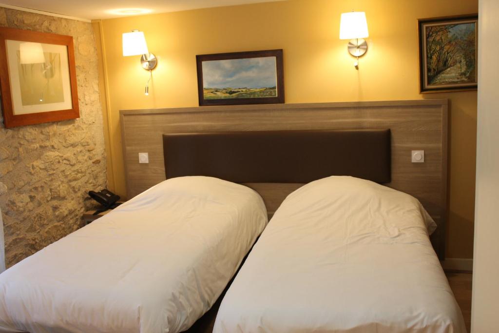 AUBERGE DE LA TOUR 7/26