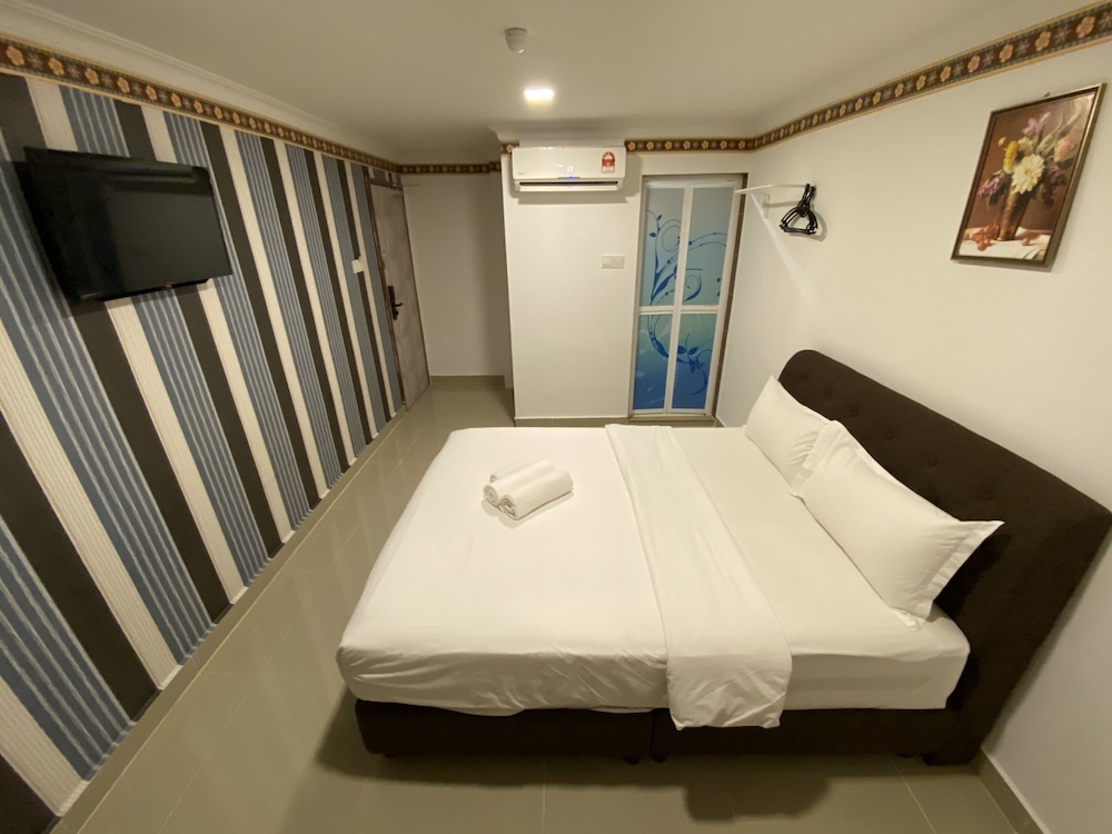 PREMIUM, QUEEN BED