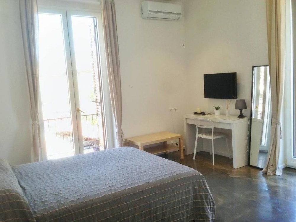 PALERMO ROOMS 7/42