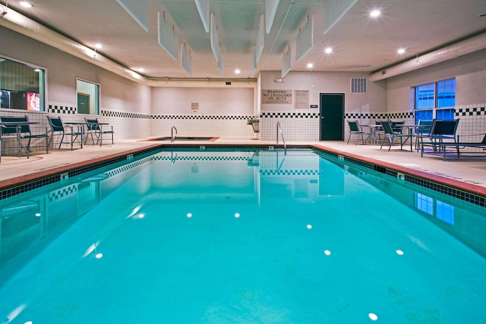 Country Inn & Suites By Radisson, Effingham, IL 11/17