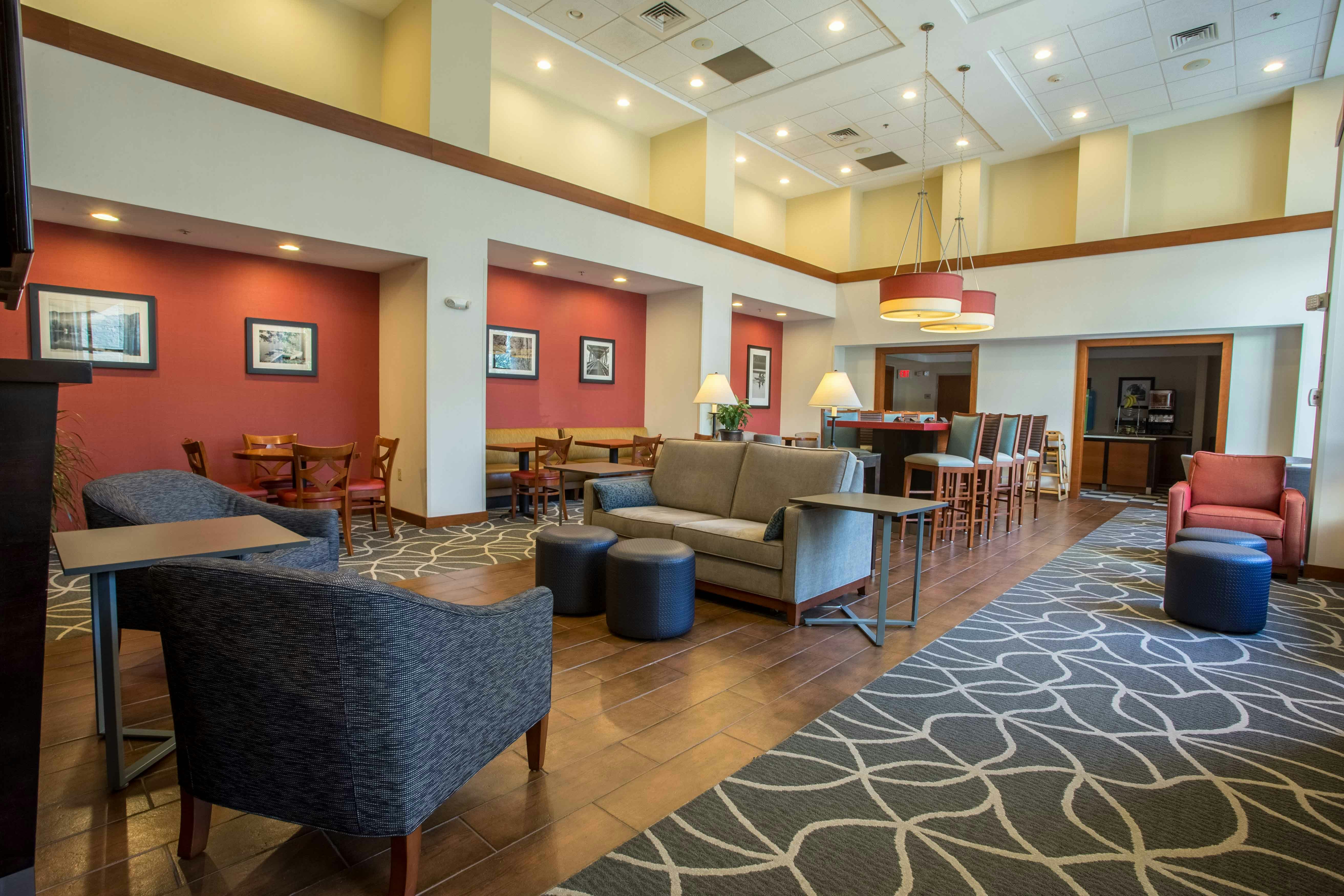 Hampton Inn & Suites Tilton 42/66