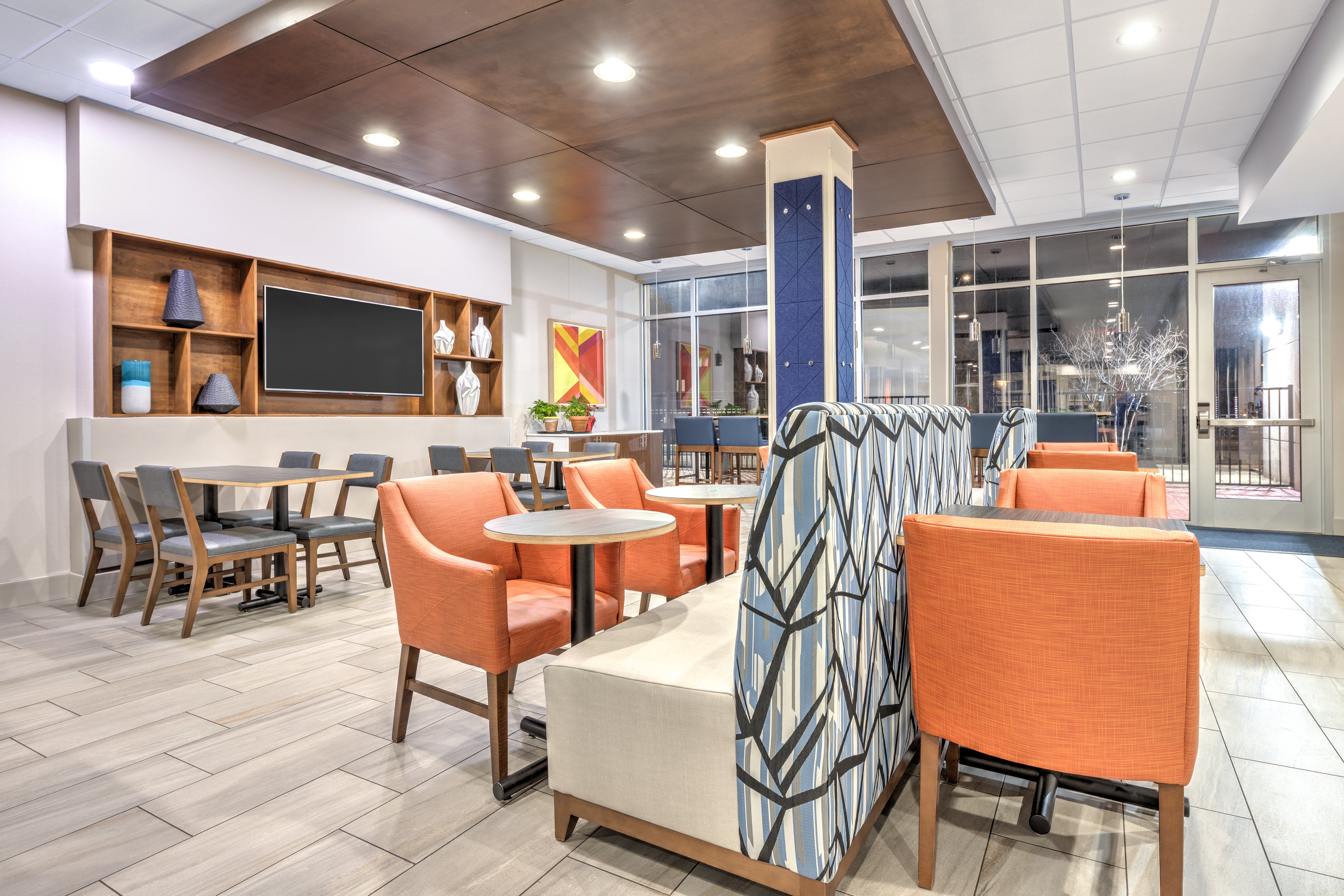 HOLIDAY INN EXPRESS & SUITES MOORE 65/75