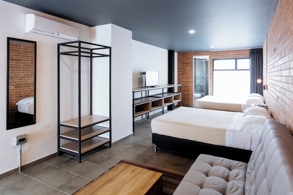 Soy Local Housetel 23/50