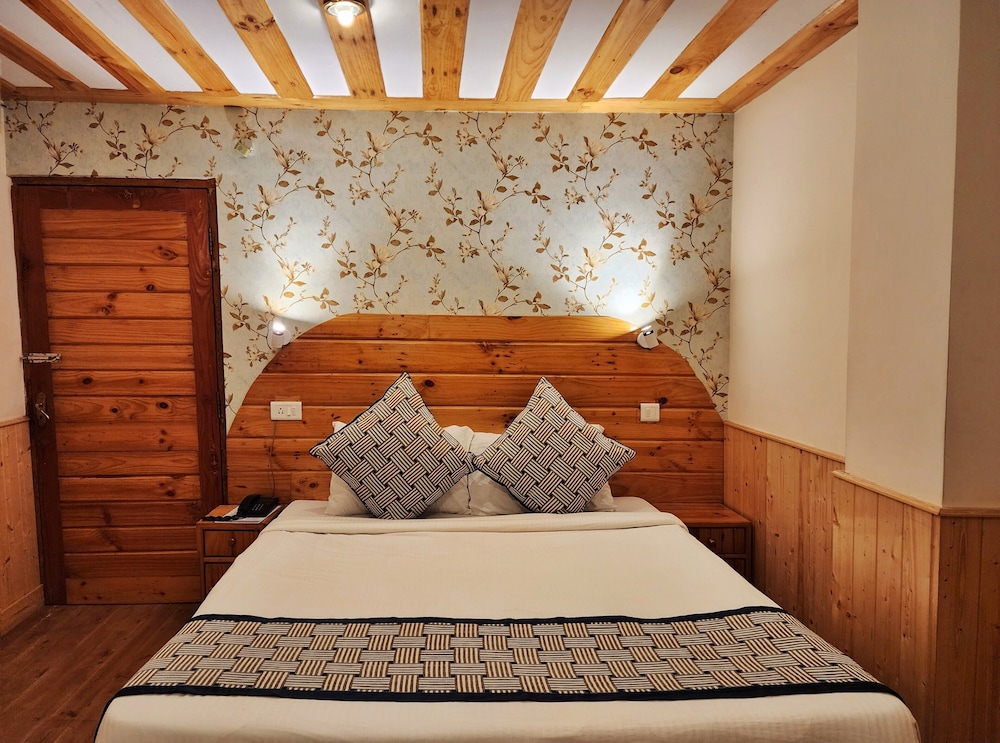 Hotel Pine View ( Pure Vegetarian ) 17/50