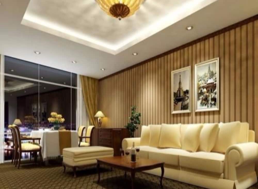 Petro Hotel 35/53