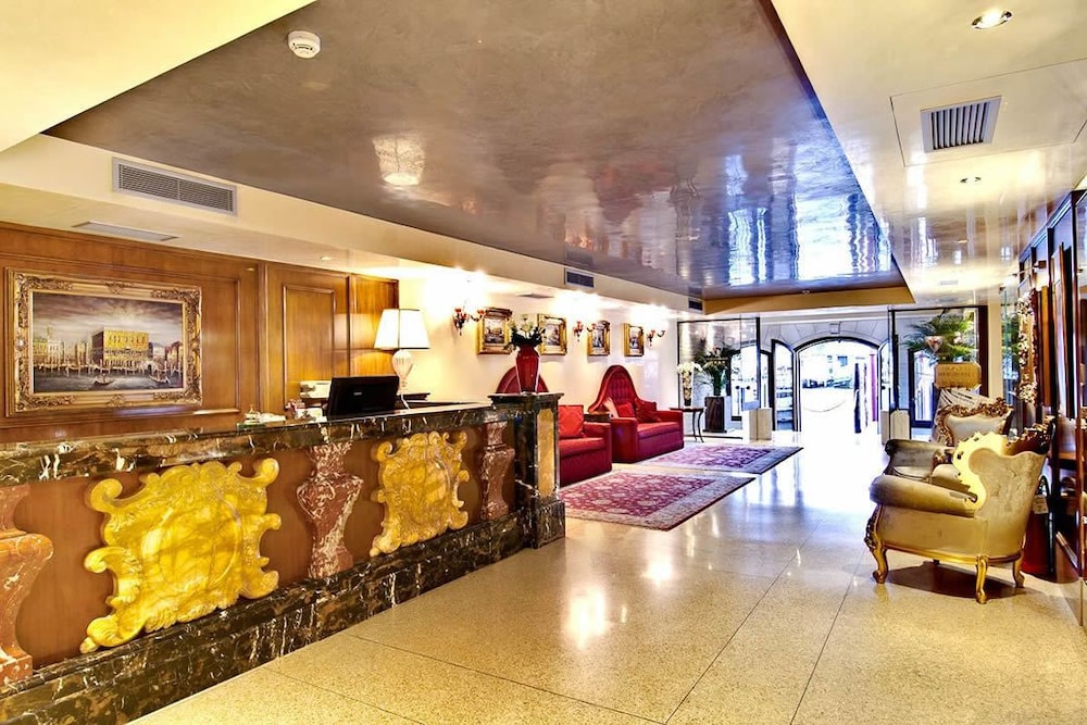 Pesaro Palace 7/60