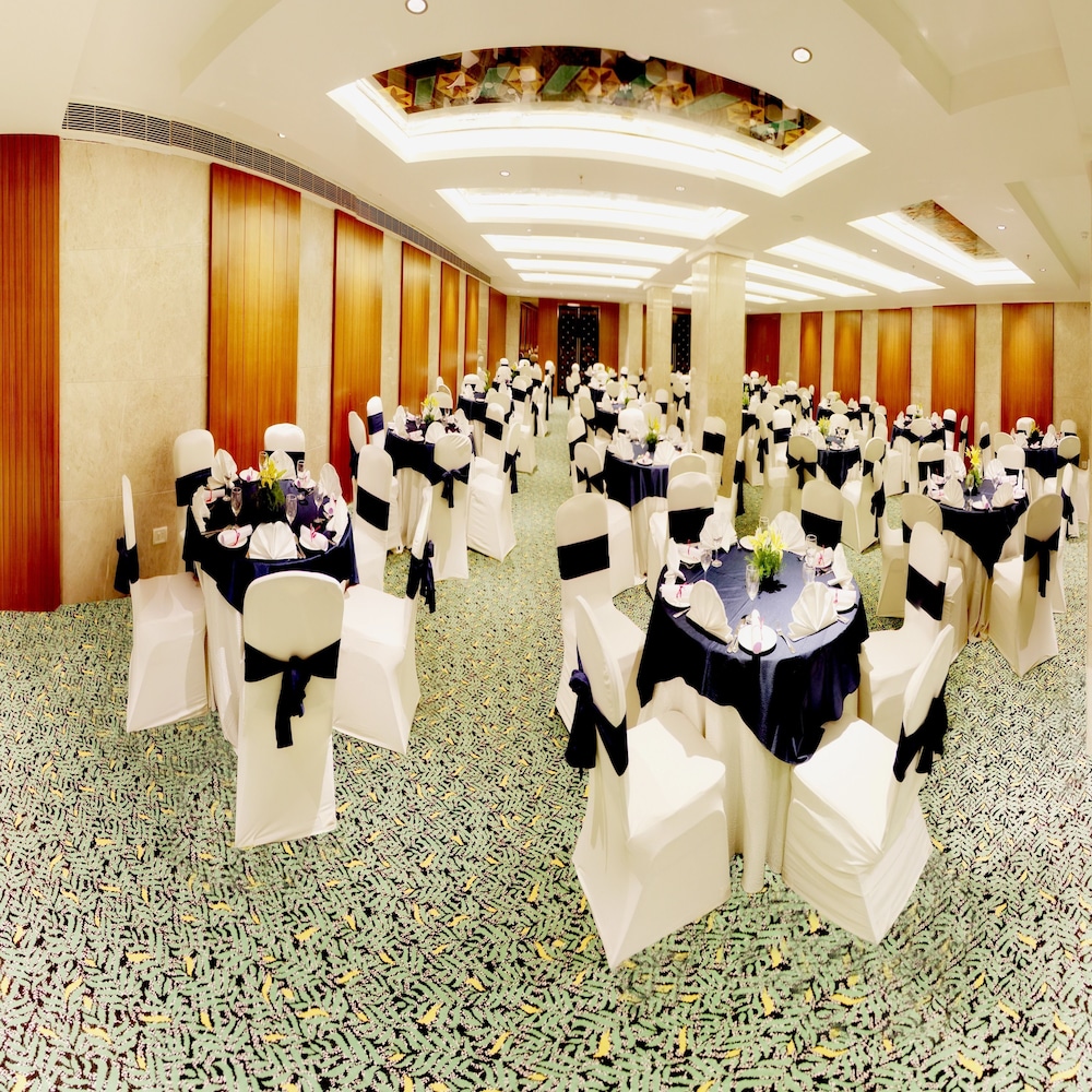 Aditya Park A Sarovar Portico Hotel 23/48