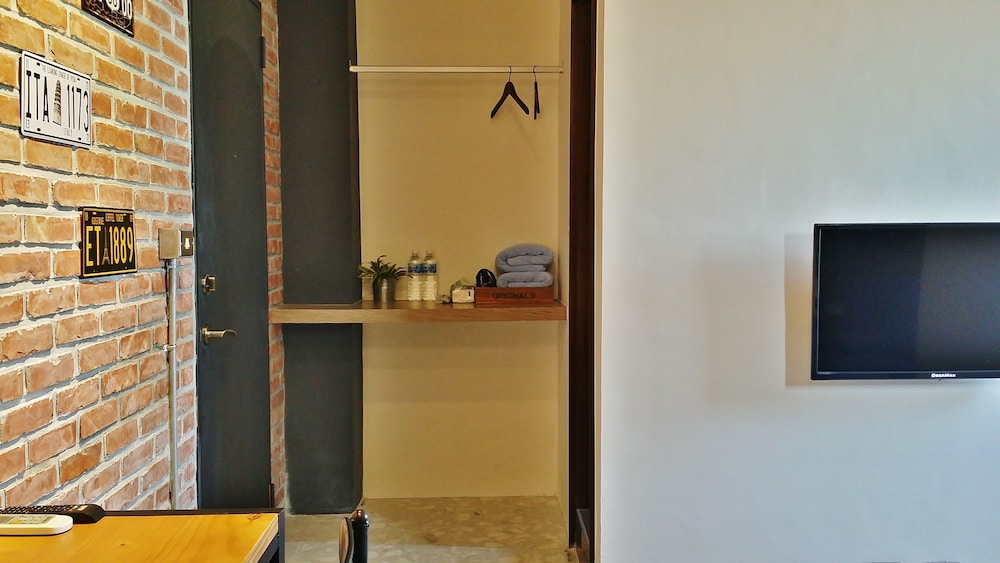 Mutter Apartment 5/50