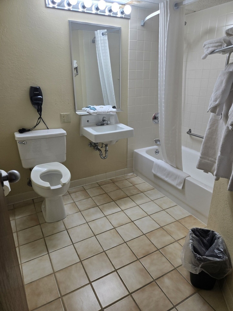 Barkers Island Inn Resort 48/48