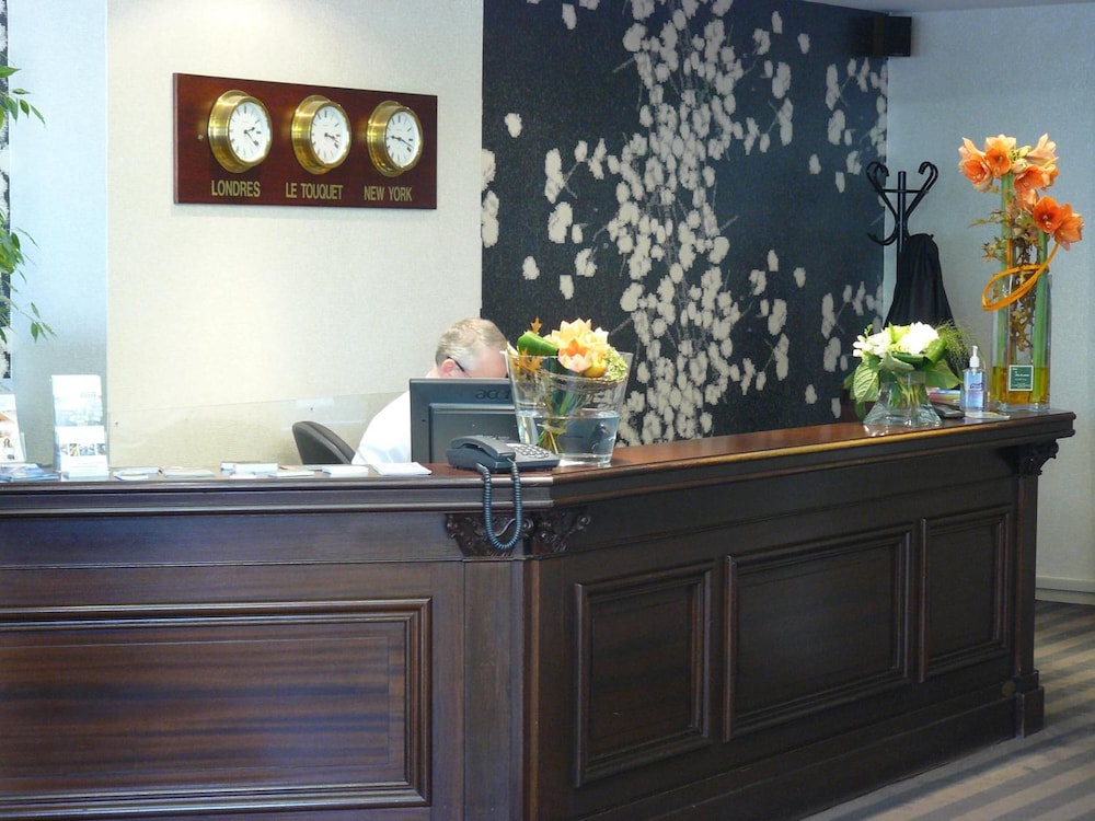 Hotel Red Fox 4/61