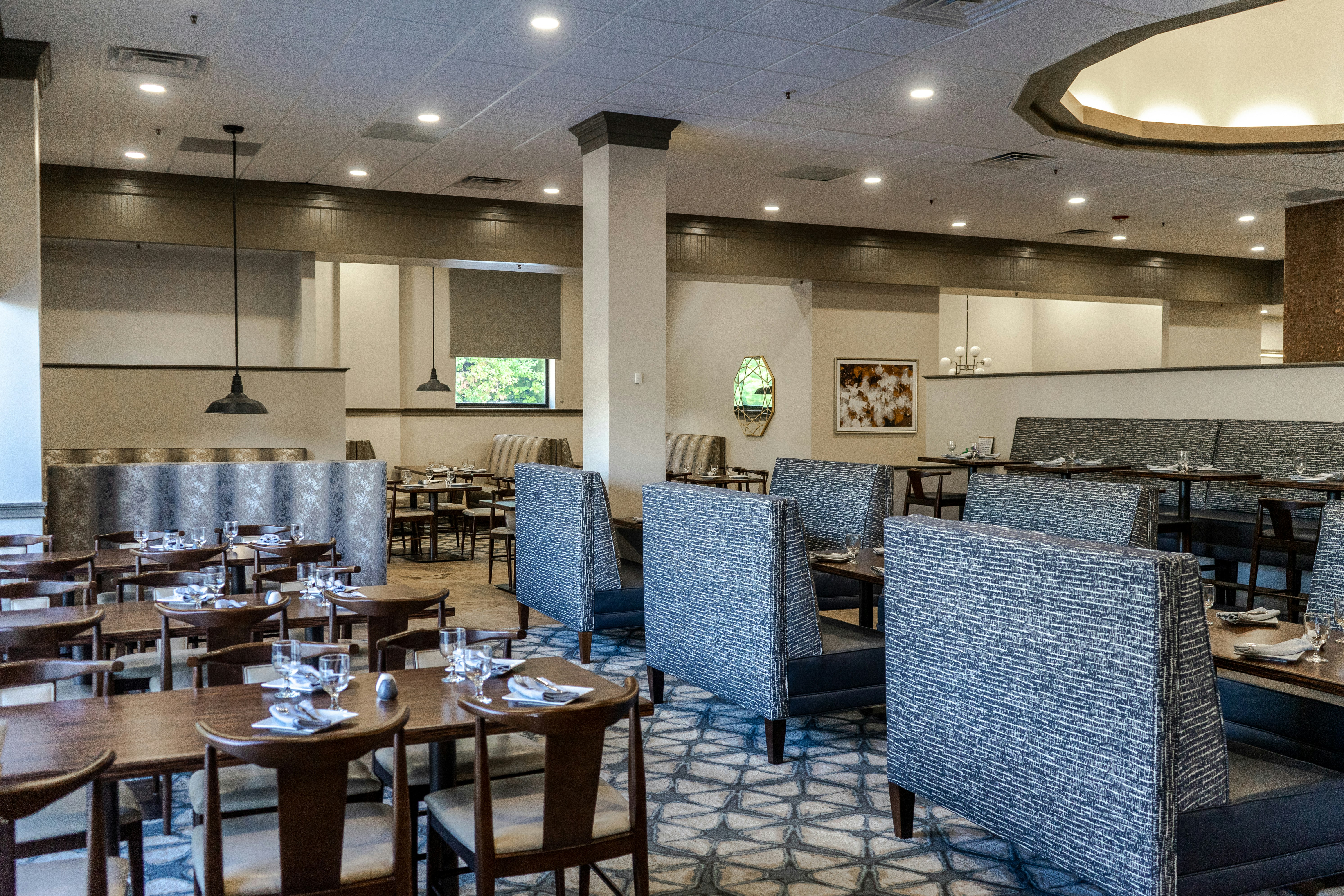 DoubleTree by Hilton Nashua 11/33