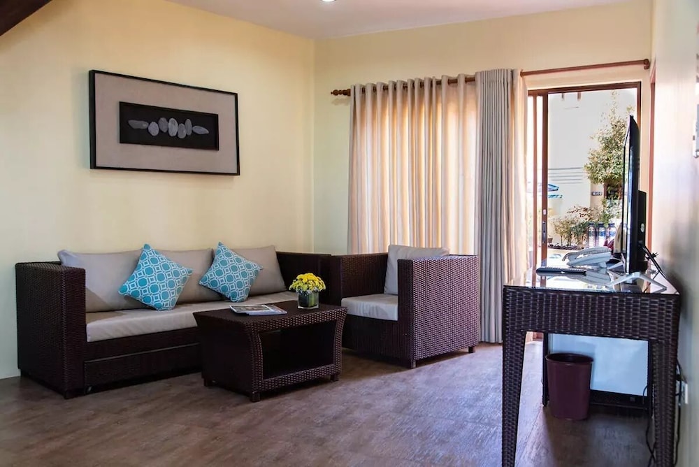 Matabungkay Beach Resort Hotel 31/65