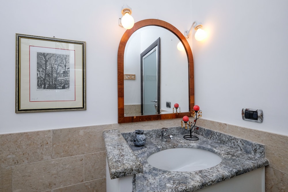 Amazing Penthouse by Caracalla 36/40