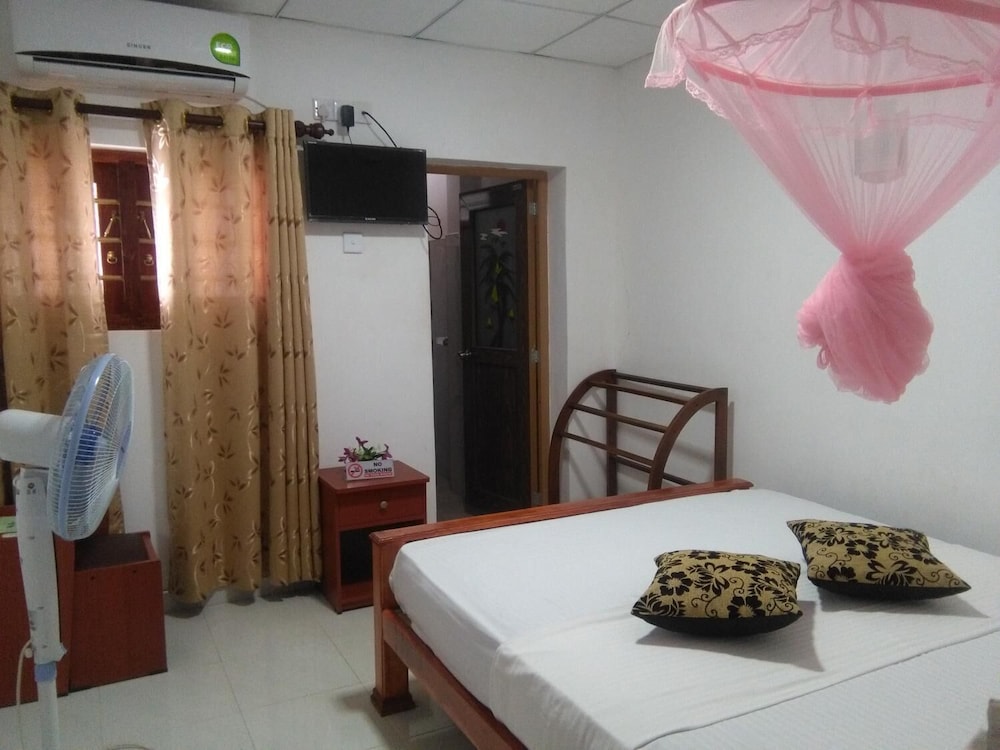 Hotel Camorich 6/36