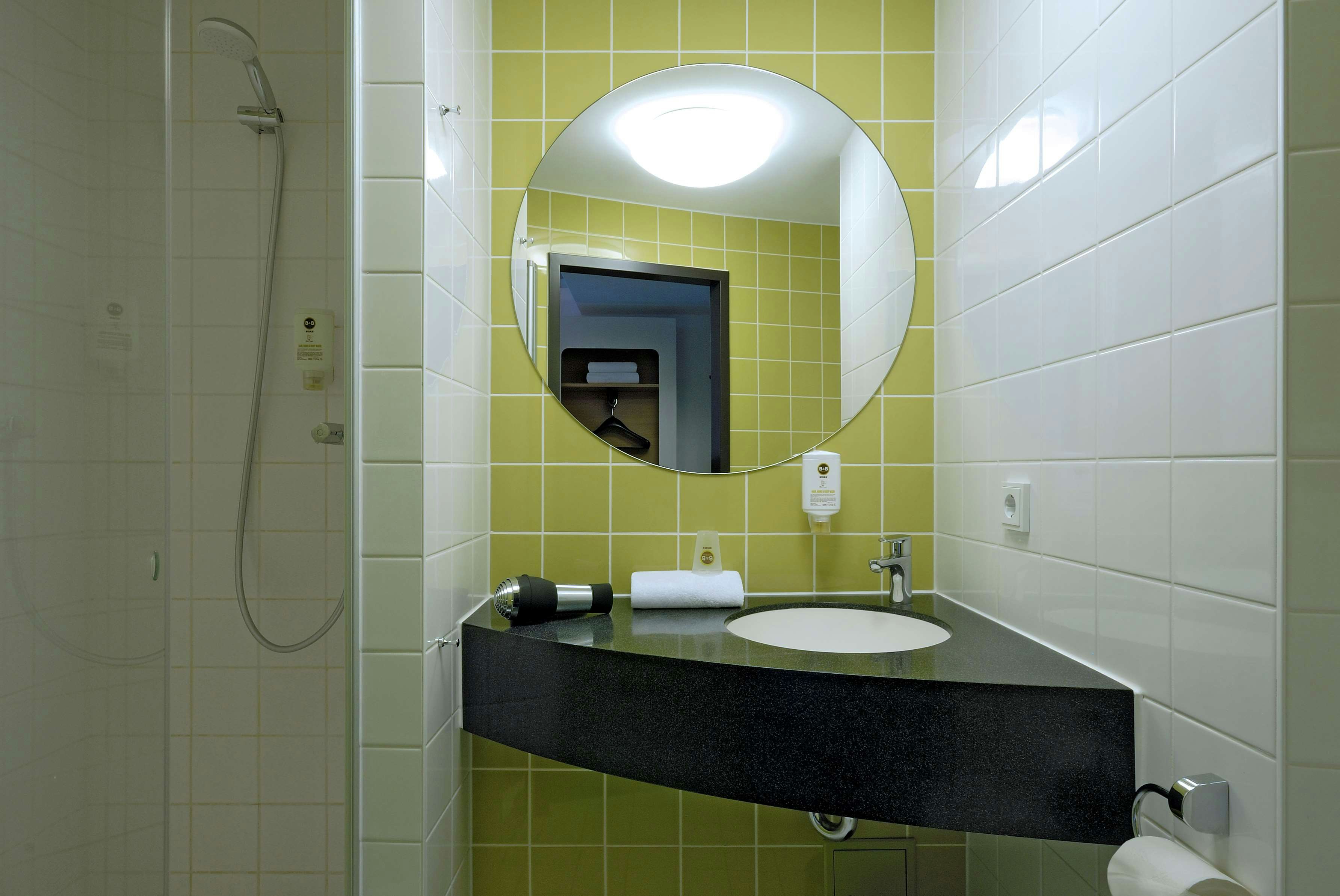 B&B Hotel Frankfurt City-Ost 50/50