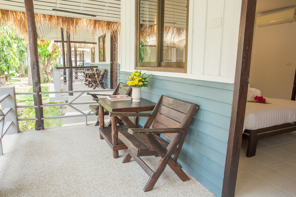 Adarin Beach Resort (ex New Lapaz Villa) 36/65