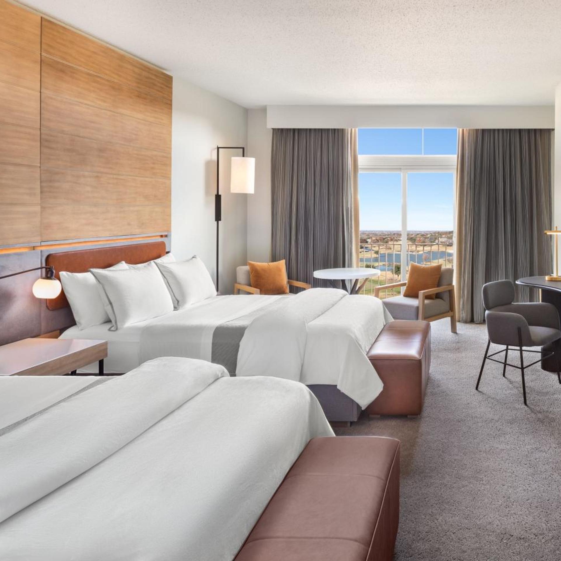 Deluxe, 2 Queen Beds, Golf Course View