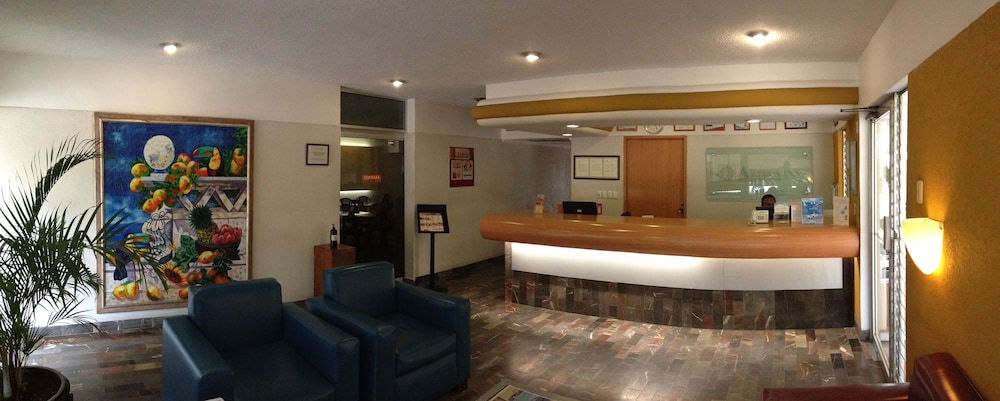 Azteca Inn Hotel 22/62