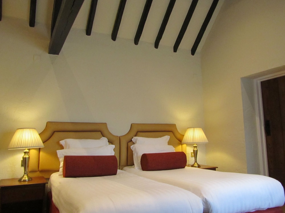 Windmill Village Hotel, Golf Club Spa, BWSC 13/41