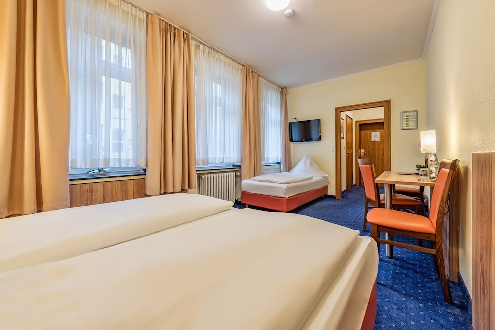 Windsor Hotel 24/49